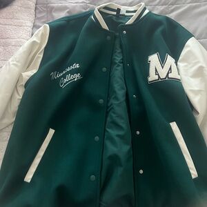 H&M, barely worn, size large